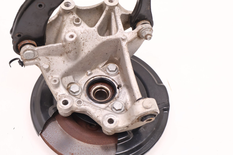 VOLVO XC40 2.0 D4 ZAWIESZENIE LEWE TYŁ 32246245, 32221134, 32221140