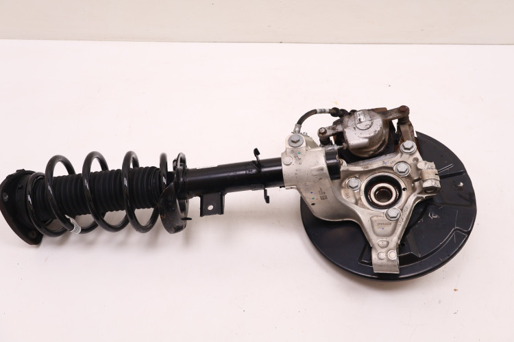VOLVO XC40 2.0 D4 MCPHERSON LEWY PRZÓD 32217579, 32246641, 32221856, 32221903, 32221856
