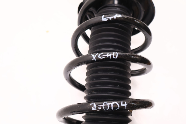 VOLVO XC40 2.0 D4 MCPHERSON LEWY PRZÓD 32217579, 32246641, 32221856, 32221903, 32221856