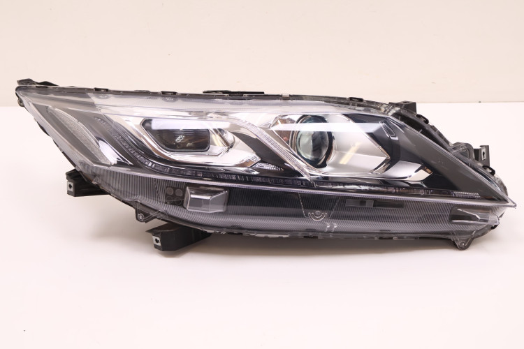 MITSUBISHI ECLIPSE CROSS LAMPA PRAWA PRZÓD FULL LED