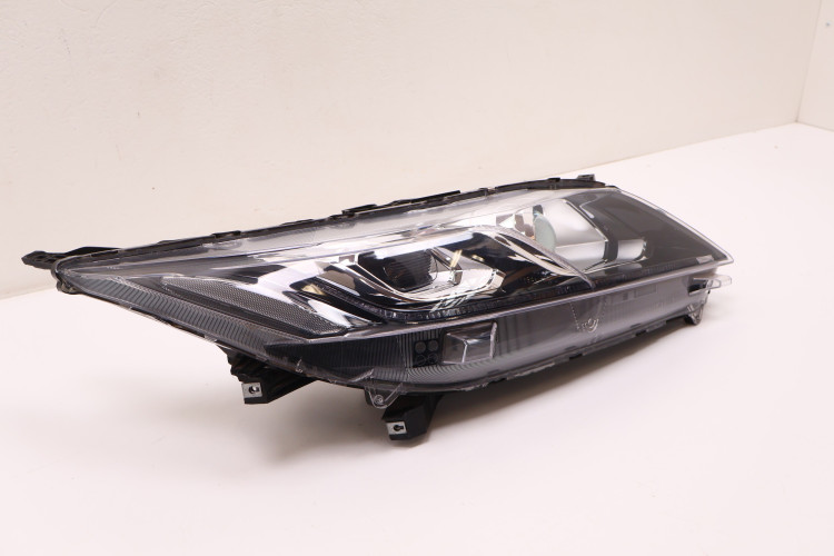 MITSUBISHI ECLIPSE CROSS LAMPA PRAWA PRZÓD FULL LED