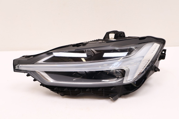 VOLVO XC60 II LAMPA LEWA PRZÓD UK 31420413
