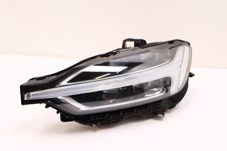 VOLVO XC60 II LAMPA LEWA PRZÓD UK 31420413