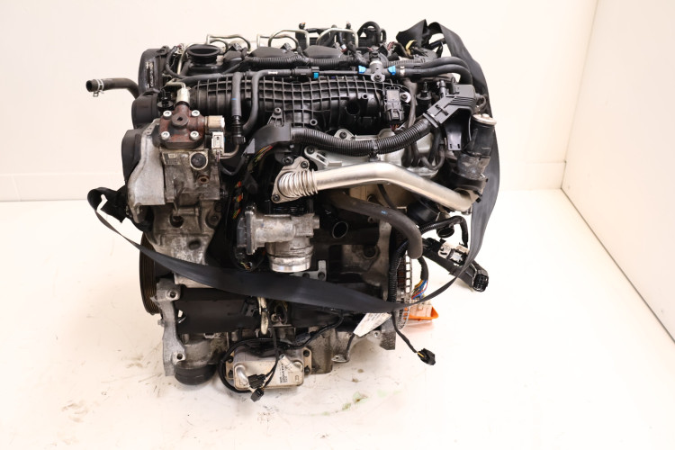 VOLVO XC40 2.0 D4 SILNIK D4204T12