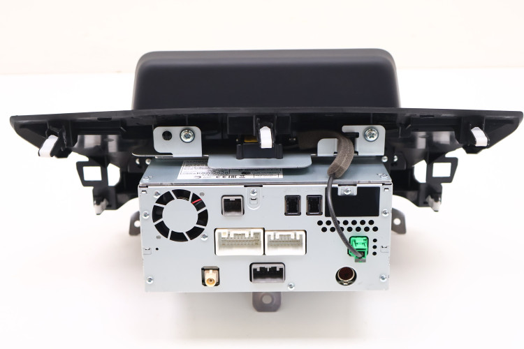 MITSUBISHI ECLIPSE CROSS RADIO EKRAN 8742A013XA