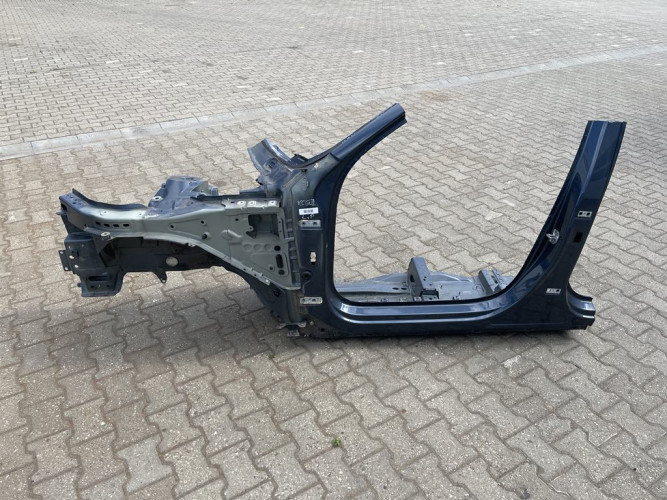 VOLVO XC60 II ĆWIARTKA LEWA PRZÓD 723