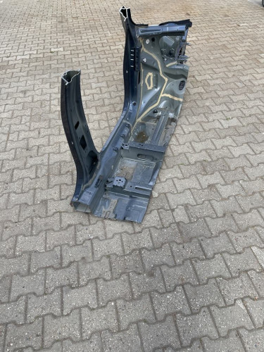 VOLVO XC60 II ĆWIARTKA LEWA PRZÓD 723