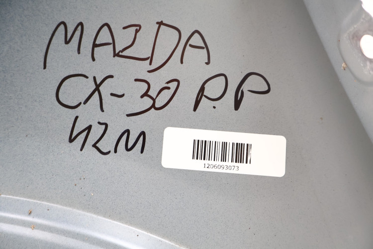 MAZDA CX-30 BŁOTNIK PRAWY PRZÓD