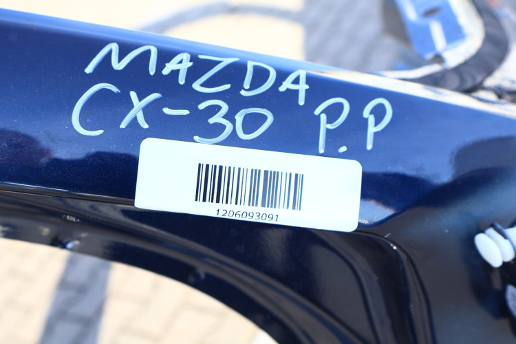MAZDA CX-30 ĆWIARTKA PRAWA PRZÓD 42M