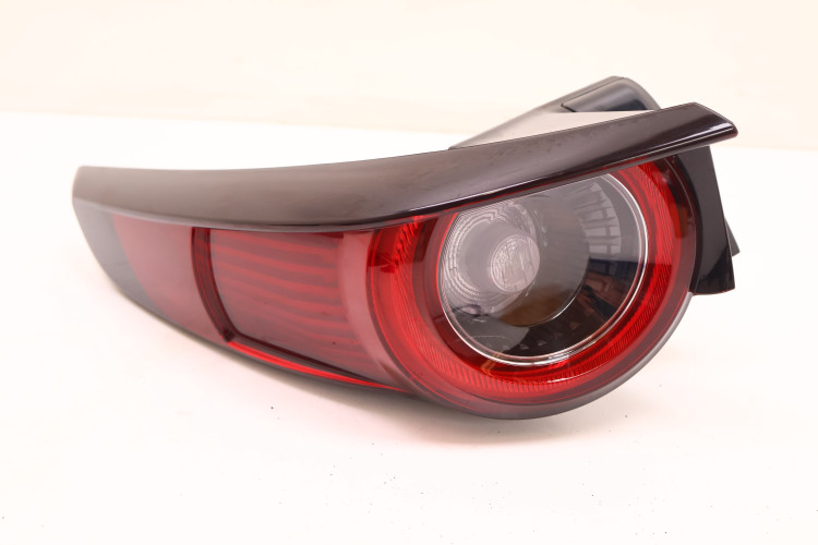 MAZDA CX-30 LAMPA LEWA TYŁ RDM92400010