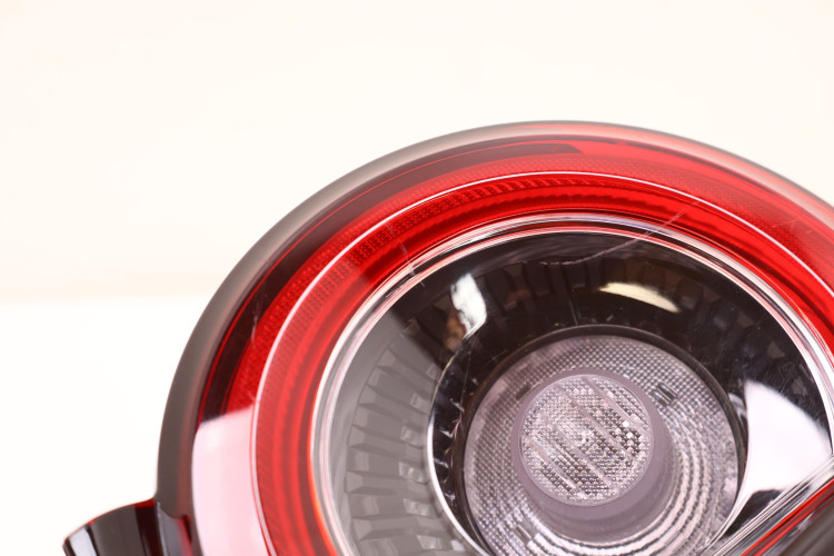 MAZDA CX-30 LAMPA LEWA TYŁ RDM92400010