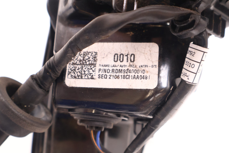 MAZDA CX-30 LAMPA LEWA TYŁ RDM92400010