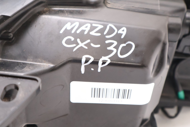 MAZDA CX-30 LAMPA PRAWA PRZÓD UK DFR5-67890