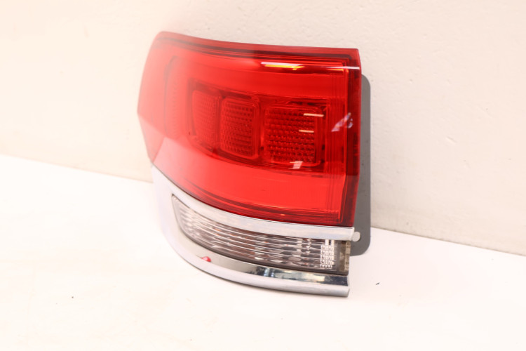 JEEP GRAND CHEROKEE WK2 LAMPA LEWA TYŁ P68110001AE