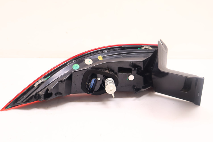MASERATI GRECALE LAMPA PRAWA TYŁ 670157329