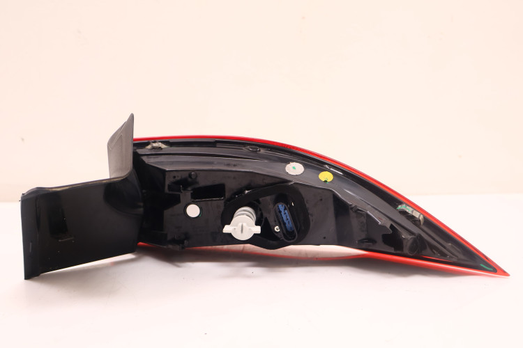 MASERATI GRECALE LAMPA LEWA TYŁ 670157332