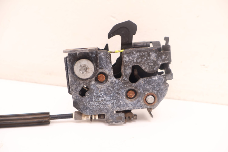 MASERATI GRECALE ZAMEK LINKA CIĘGNO MASKI 670157764, 670292697