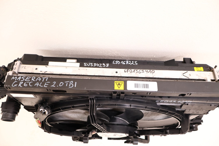 MASERATI GRECALE  2.0 MHEV PAS PRZEDNI CHŁODNICE 6701565410, 670161225, 50534298