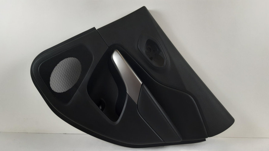 JEEP CHEROKEE KL LIFT BOCZEK DRZWI PRAWY TYŁ 2430409AB