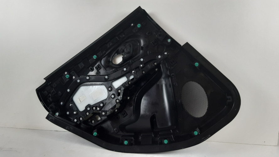 JEEP CHEROKEE KL LIFT BOCZEK DRZWI PRAWY TYŁ 2430409AB
