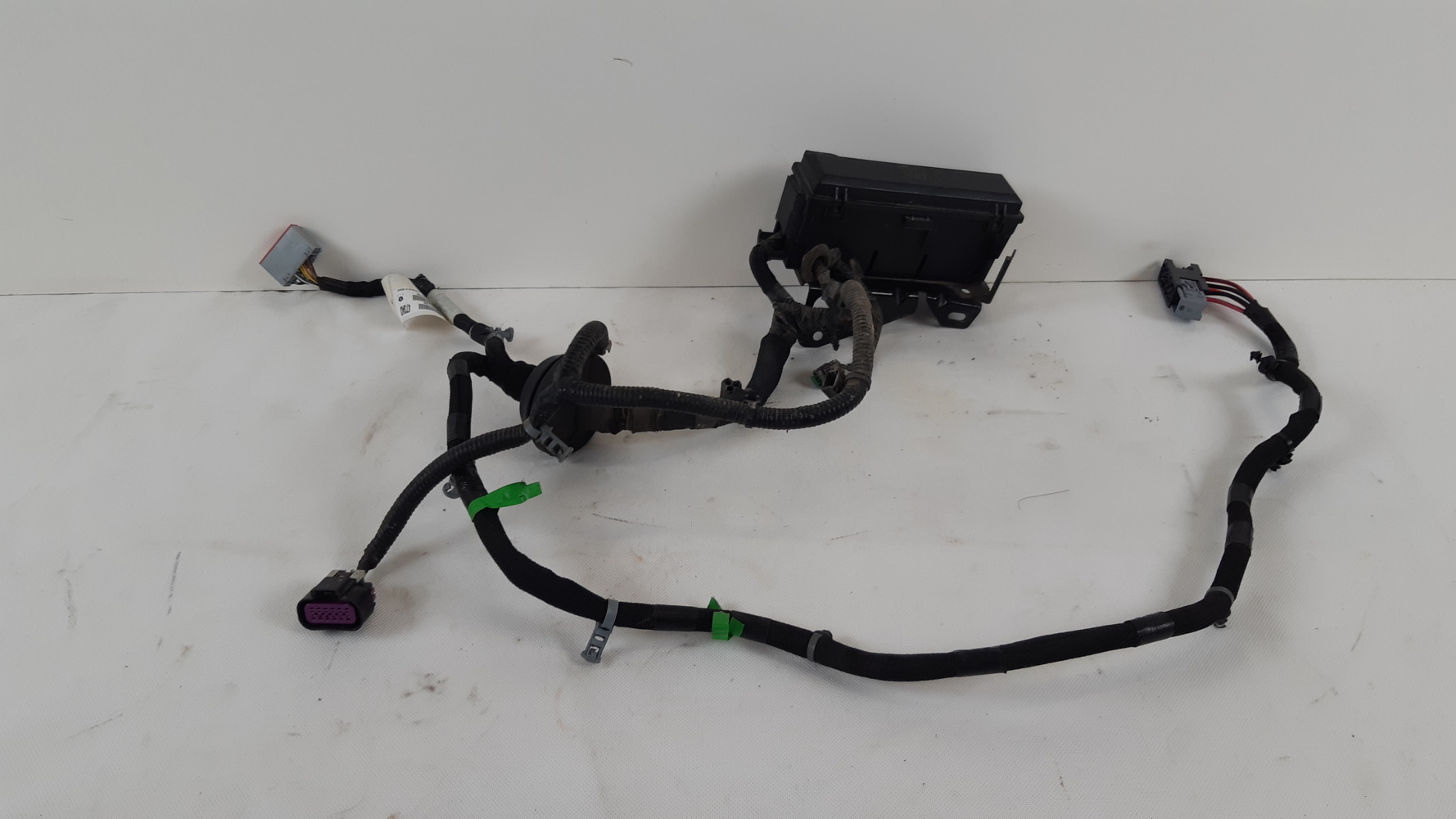 JEEP CHEROKEE KL 2.0 MTJ SKRZYNKA BEZPIECZNIKÓW 68165473AD