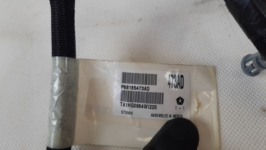 JEEP CHEROKEE KL 2.0 MTJ SKRZYNKA BEZPIECZNIKÓW 68165473AD