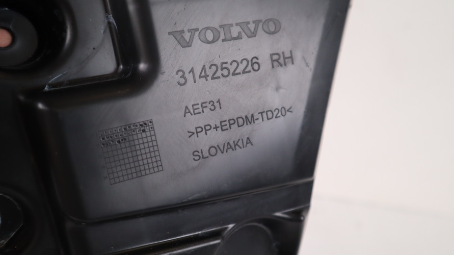 VOLVO XC60 II ŚLIZG ZDERZAKA PRAWY TYŁ 31425226