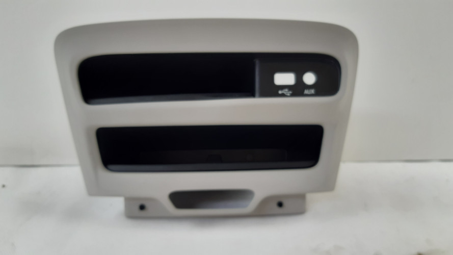 CHRYSLER PACIFICA 16- PANEL USB AUX 6EM051D2A2