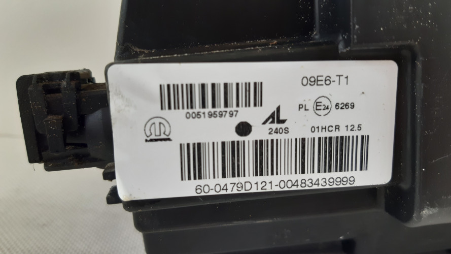 JEEP RENEGADE LAMPA PRAWA PRZÓD 51959797