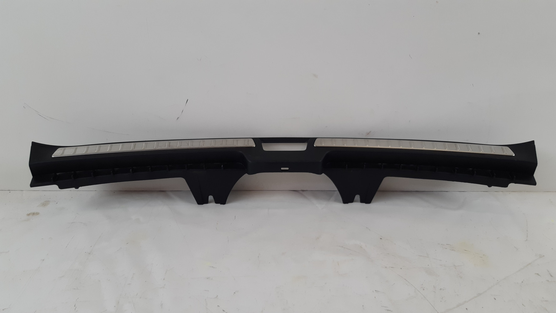 VOLVO XC90 II OSŁONA PASA TYLNEGO 31377855