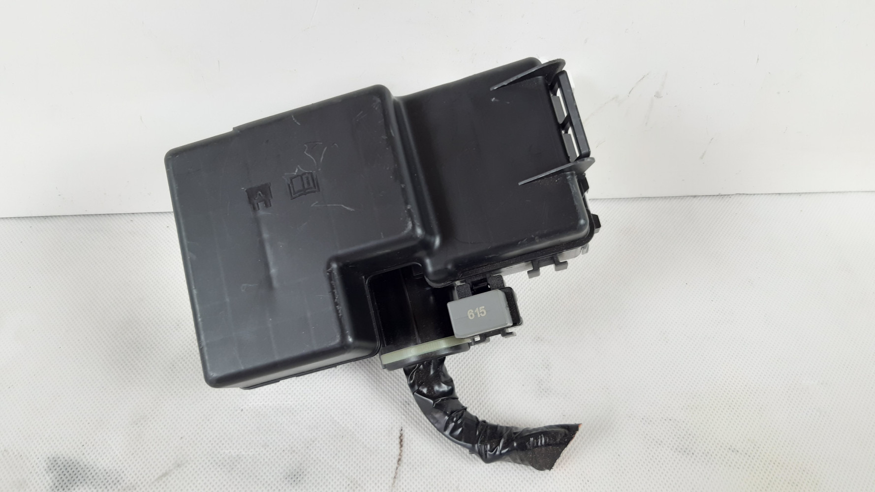 VOLVO XC90 II 2.0 SKRZYNKA BEZPIECZNIKÓW 31384034, 31384034, 31676133
