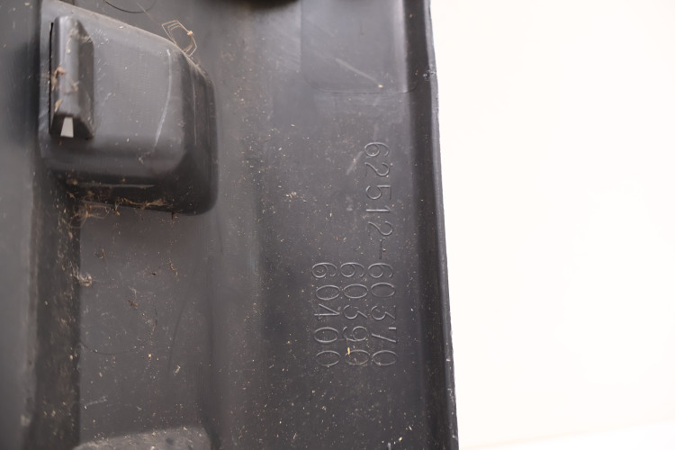 TOYOTA LAND CRUISER 150 BOCZEK BAGAŻNIKA LEWY 62520-60630