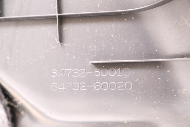 TOYOTA LAND CRUISER 150 BOCZEK BAGAŻNIKA LEWY 64732-60010, 64732-60020