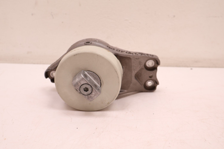 MERCEDES-BENZ CLE A236 300 4MATIC ŁAPA PODUSZKA SILNIKA A2362401000