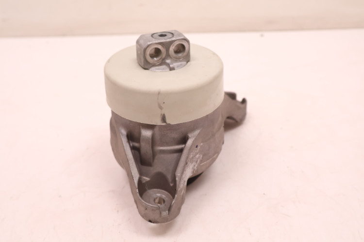 MERCEDES-BENZ CLE A236 300 4MATIC ŁAPA PODUSZKA SILNIKA A2362401000