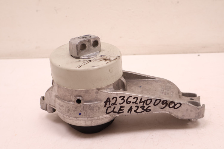 MERCEDES-BENZ CLE A236 300 4MATIC ŁAPA PODUSZKA SILNIKA A2362400900