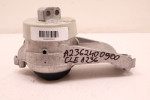 MERCEDES-BENZ CLE A236 300 4MATIC ŁAPA PODUSZKA SILNIKA A2362400900