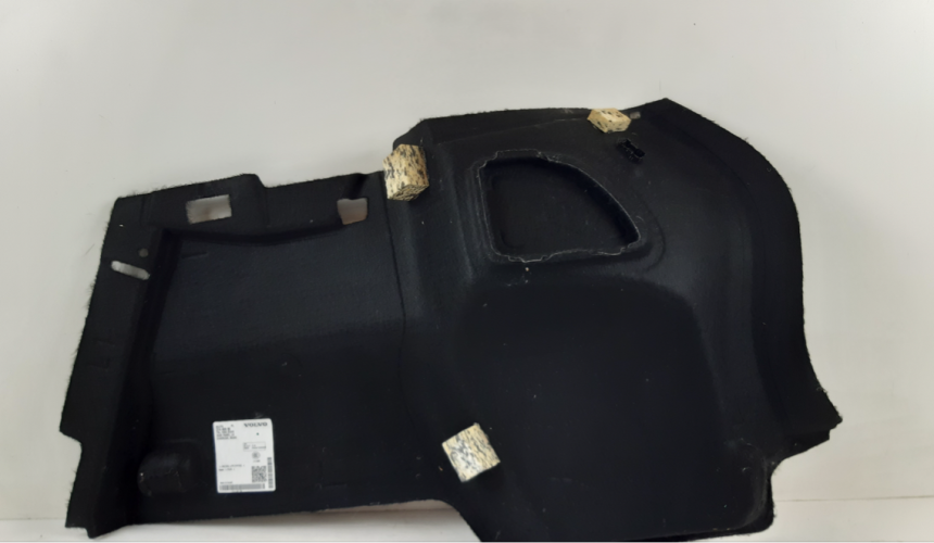 VOLVO XC40 BOCZEK BAGAŻNIKA LEWY 31440890