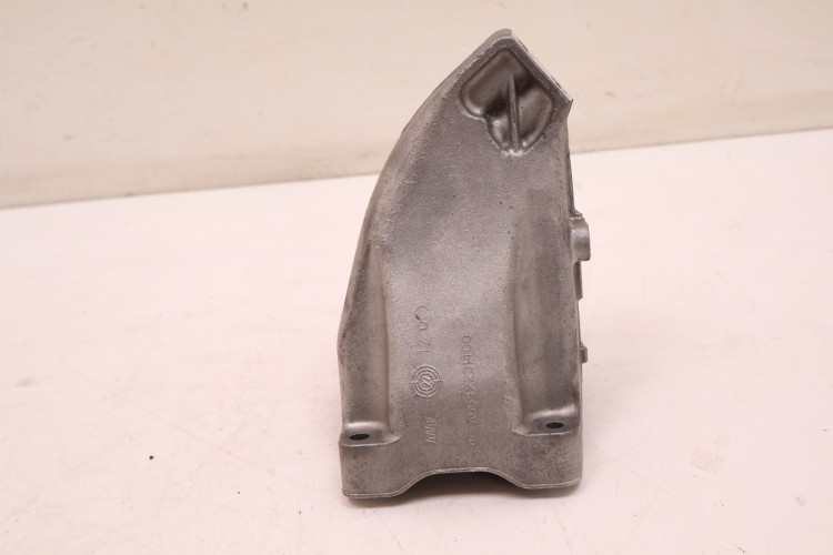 MERCEDES-BENZ CLE A236 300 4MATIC ŁAPA PODUSZKA SILNIKA A6542231400