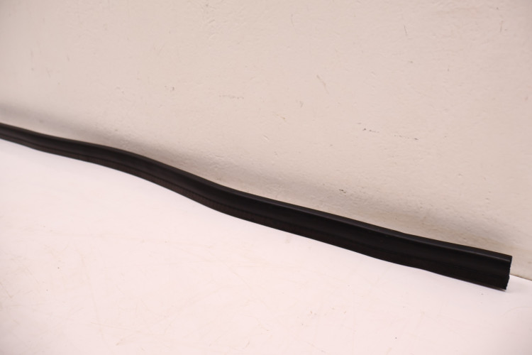 MERCEDES-BENZ CLE A236 USZCZELKA MASKI KOMORY SILNIKA A2068871600