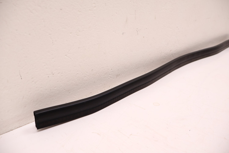 MERCEDES-BENZ CLE A236 USZCZELKA MASKI KOMORY SILNIKA A2068871600