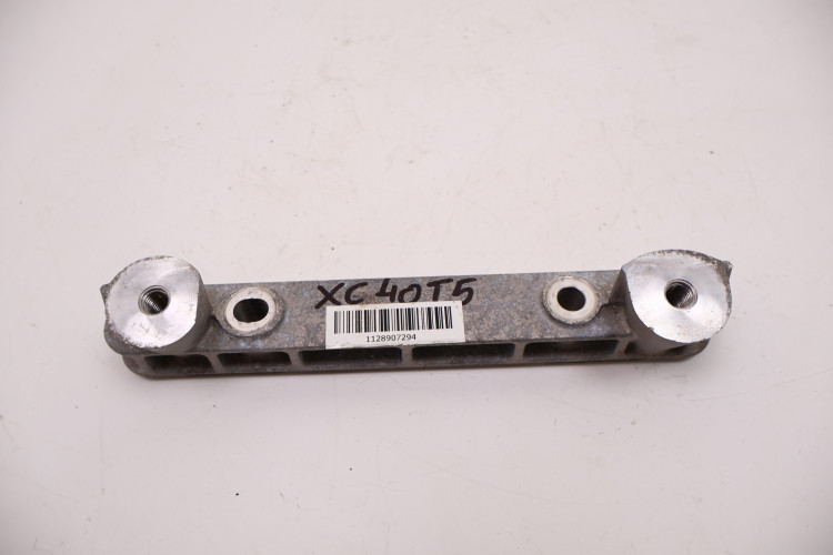 VOLVO XC40 ŁAPA PODUSZKA SILNIKA 32222102