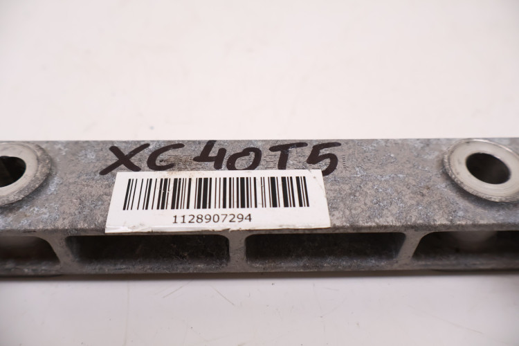 VOLVO XC40 ŁAPA PODUSZKA SILNIKA 32222102