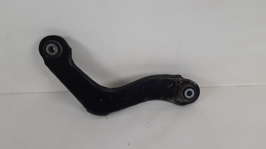 VOLVO XC40 WAHACZ TYŁ 3221134