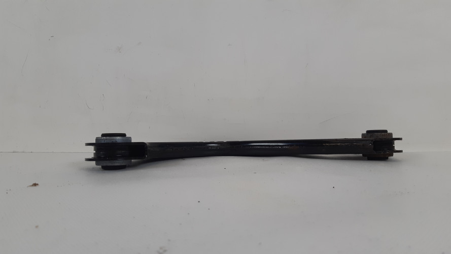 VOLVO XC40 WAHACZ TYŁ 3221134