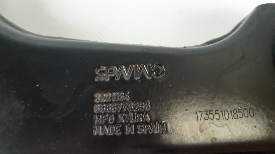 VOLVO XC40 WAHACZ TYŁ 3221134
