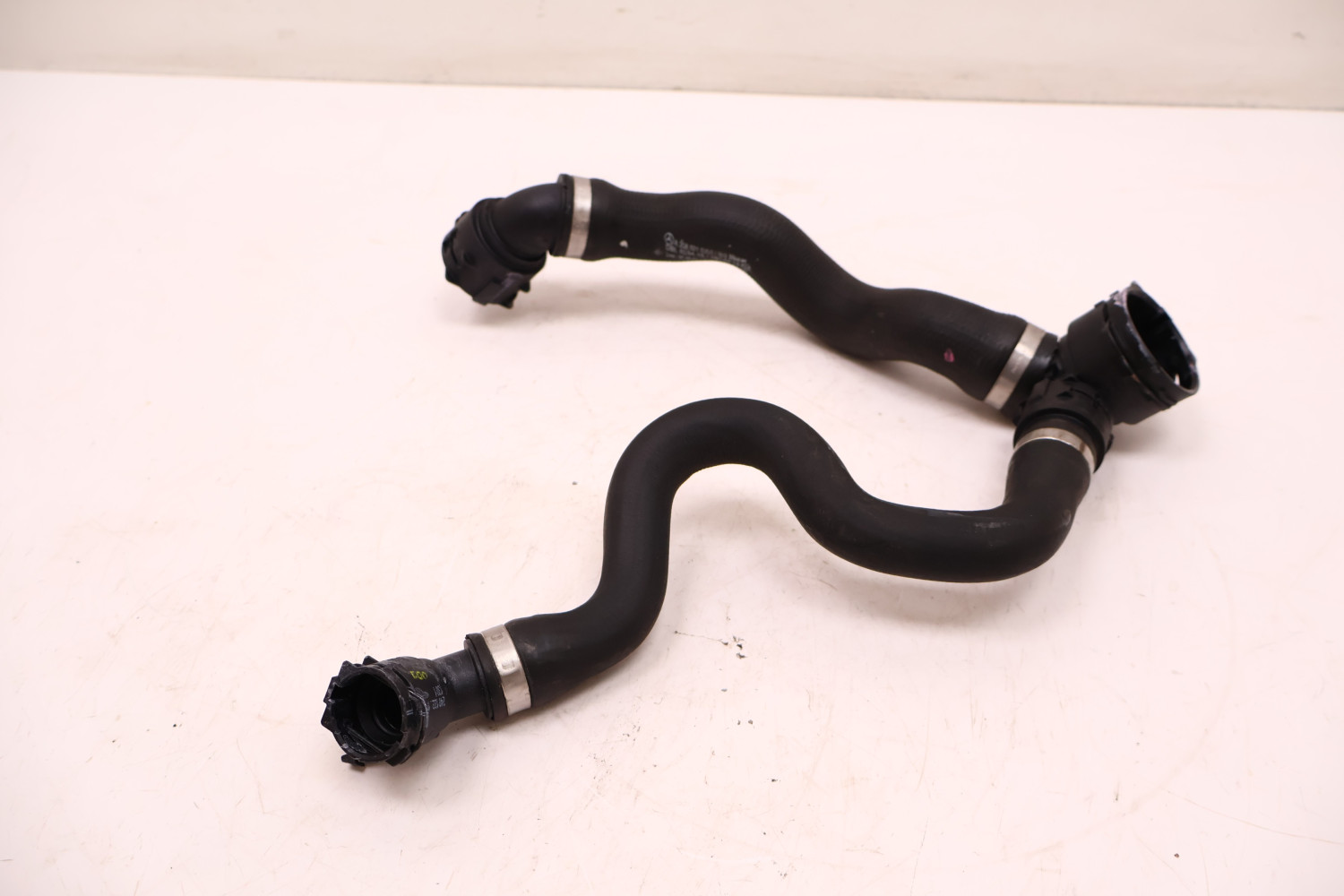 MERCEDES-BENZ CLE A236 300 4MATIC PRZEWÓD WODY A2368305100