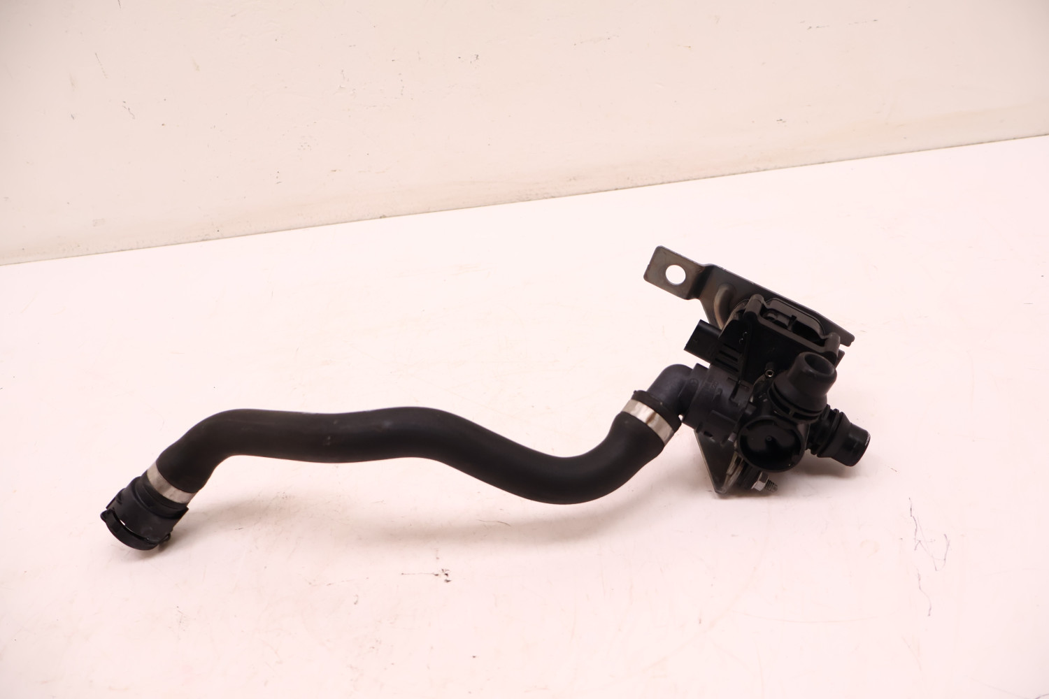 MERCEDES-BENZ CLE A236 300 4MATIC ZAWÓR ROZDZIELACZ WODY A0005061500