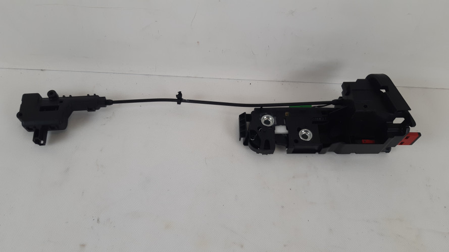 VOLVO XC40 ZAMEK KANAPY PRAWY