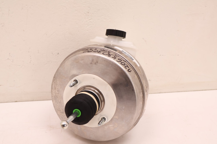 MERCEDES-BENZ CLE A236 300 4MATIC SERWO HAMULCOWE A2064303000